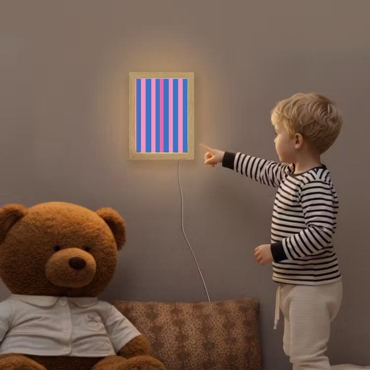 Modern - Optisch - Roze Light Box met kabel (Kinderlampje) klein 904 -sfeer4a_kind