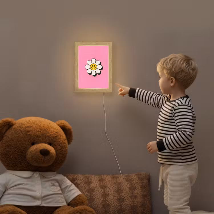 Smiley - Bloem - Roze Light Box met kabel (Kinderlampje) klein -sfeer4a_kind