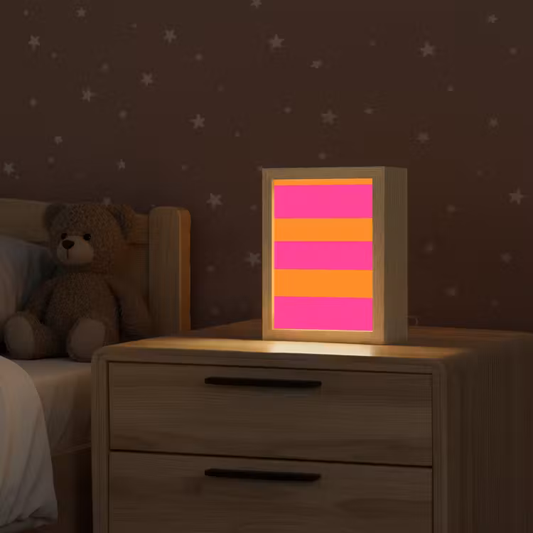 Strepen - Horizontaal - Roze Light Box met kabel (Kinderlampje) klein 904 -sfeer1_kind