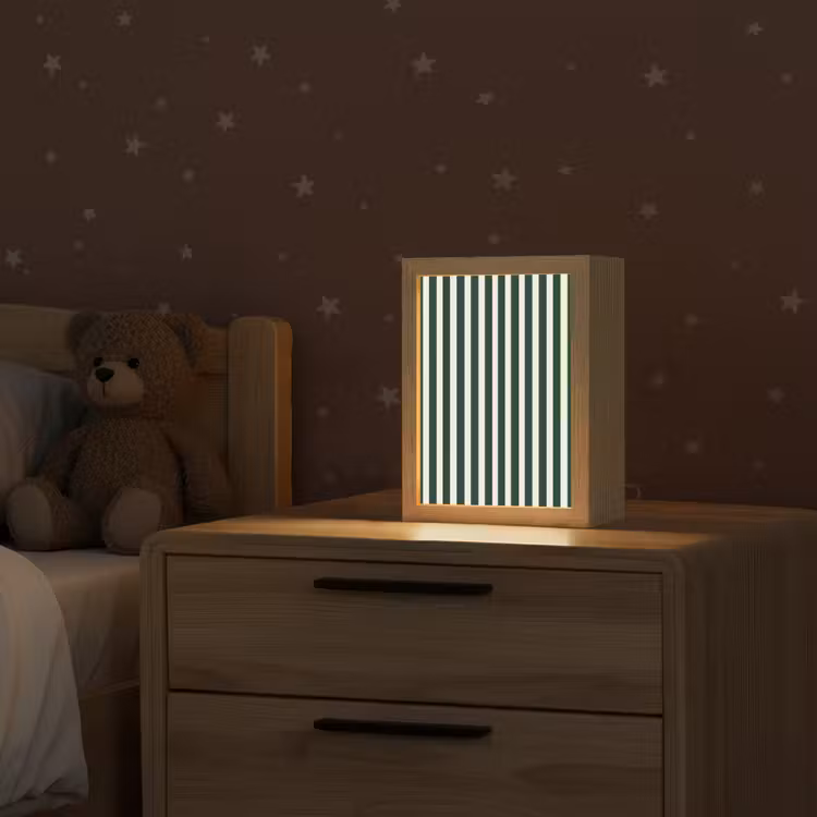 Strepen - Klassiek - Groen Light Box met kabel (Kinderlampje) klein 904 -sfeer1_kind