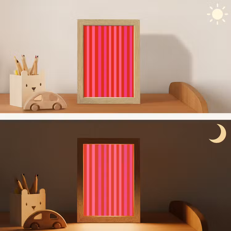 Verticaal - Strepen - Roze Light Box met kabel (Kinderlampje) klein 904 -sfeer3_kind
