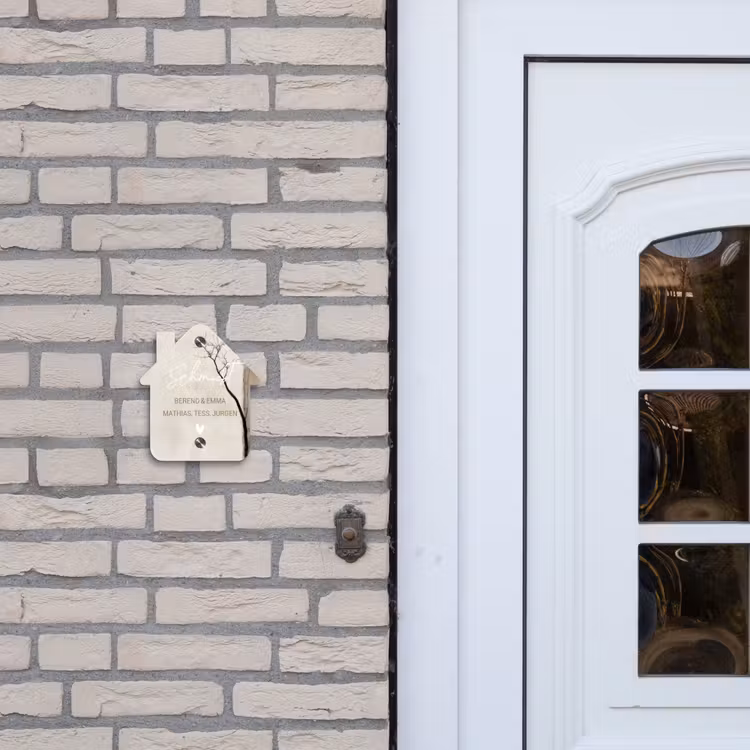 Boomsilhouet beige achtergrond - Sierlijk Naambord Huisje klein -sfeer1