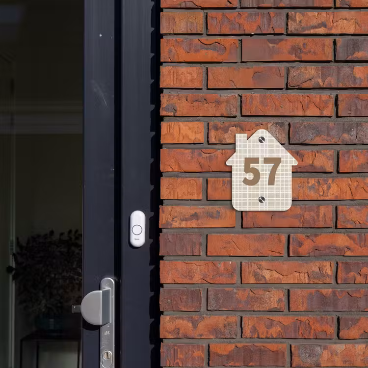 Beige raster - Traditioneel Naambord Huisje klein -sfeer2