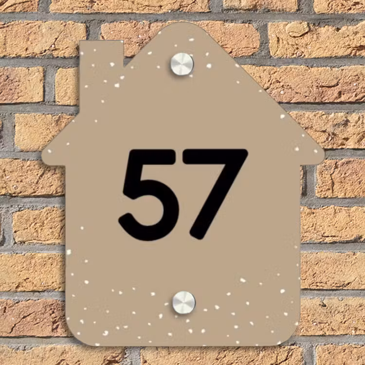 Beige met stippen - Traditioneel Naambord Huisje klein -sfeer5