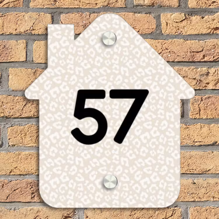Beige panterprint - Traditioneel Naambord Huisje klein -sfeer5