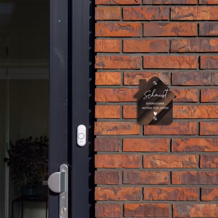 Bruine diagonale banen - Sierlijk Naambord Huisje klein -sfeer2