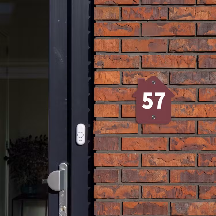 Bordeauxrood - Traditioneel Naambord Huisje klein -sfeer2