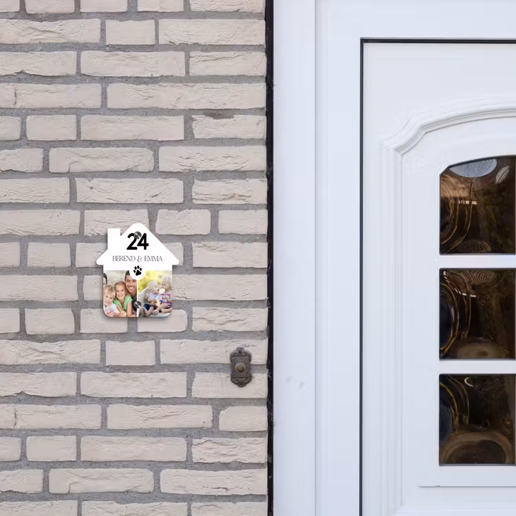 Gezinsportret wit - Klassiek Naambord Huisje klein -sfeer1