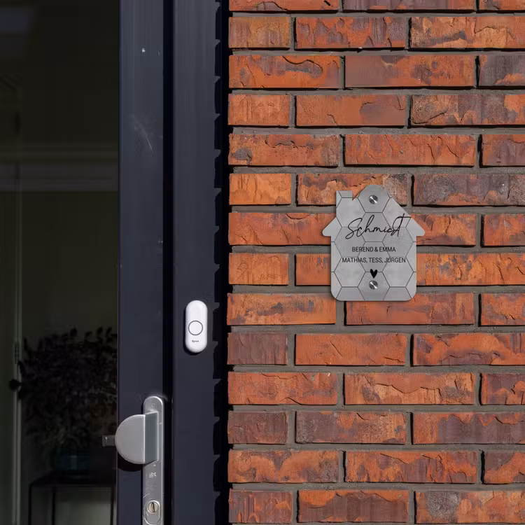 Grijze tegels - Sierlijk Naambord Huisje klein -sfeer2
