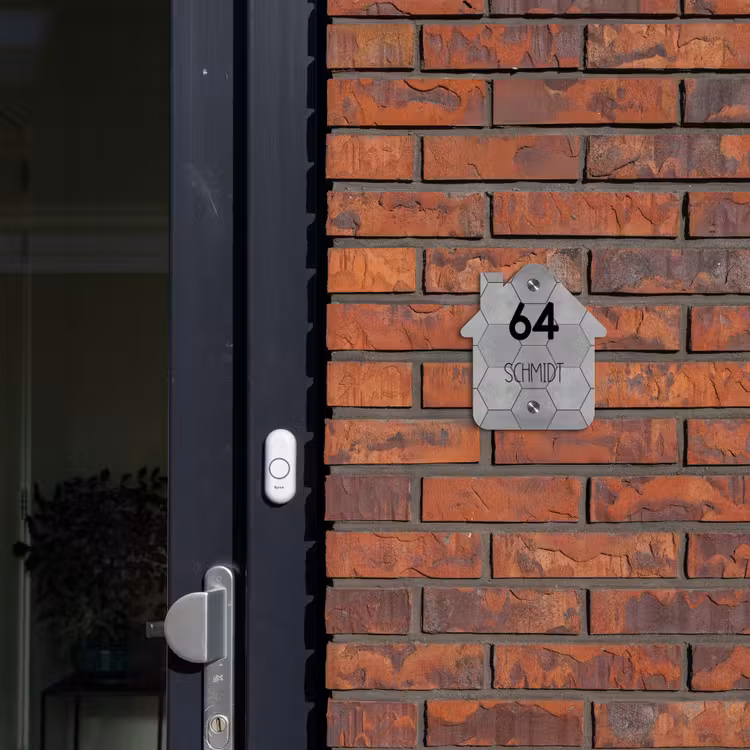 Grijze tegels - Modern Naambord Huisje klein -sfeer2