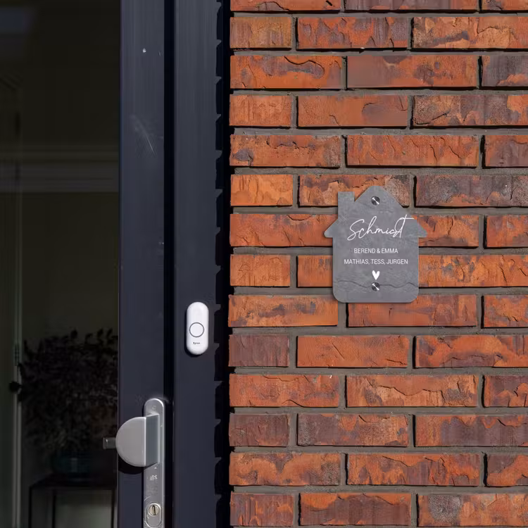 Grijze natuursteen - Sierlijk Naambord Huisje klein -sfeer2