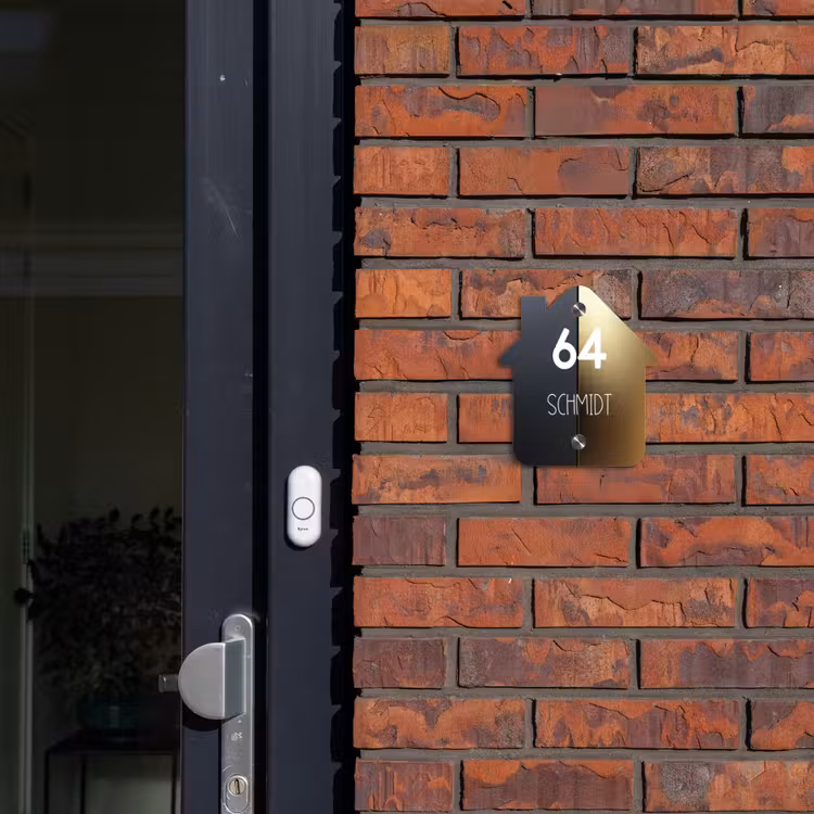 Half goud zwart - Modern Naambord Huisje klein -sfeer2