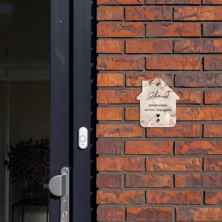 Lichtbruin marmer - Sierlijk Naambord Huisje klein -sfeer2