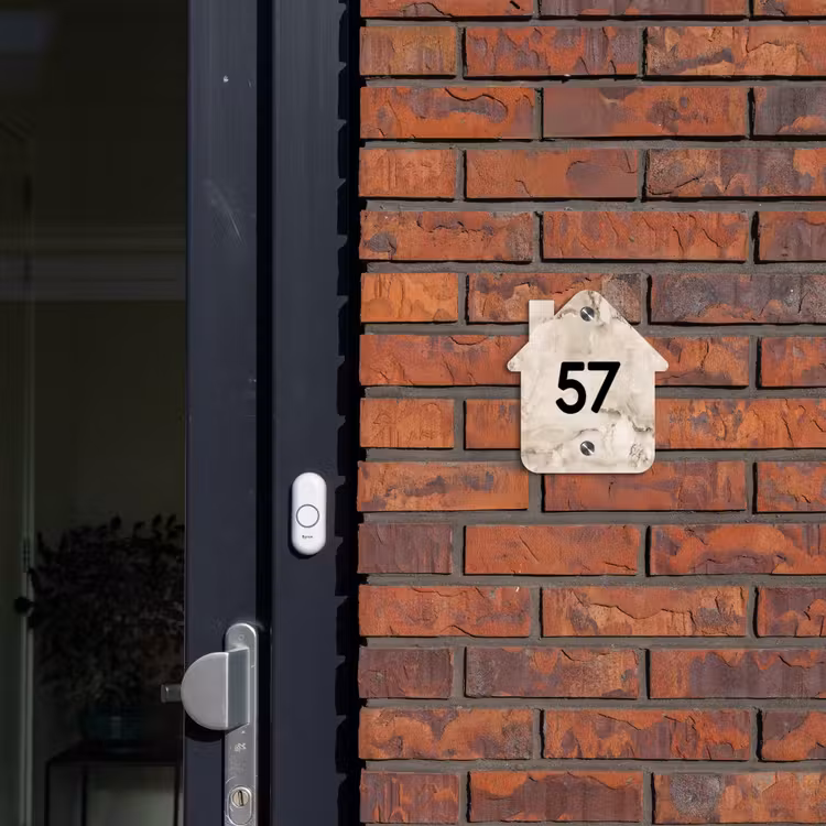 Lichtbruin marmer - Traditioneel Naambord Huisje klein -sfeer2