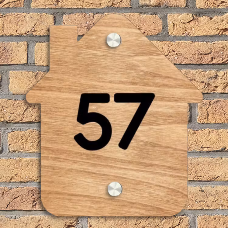 Licht hout - Traditioneel Naambord Huisje klein -sfeer5