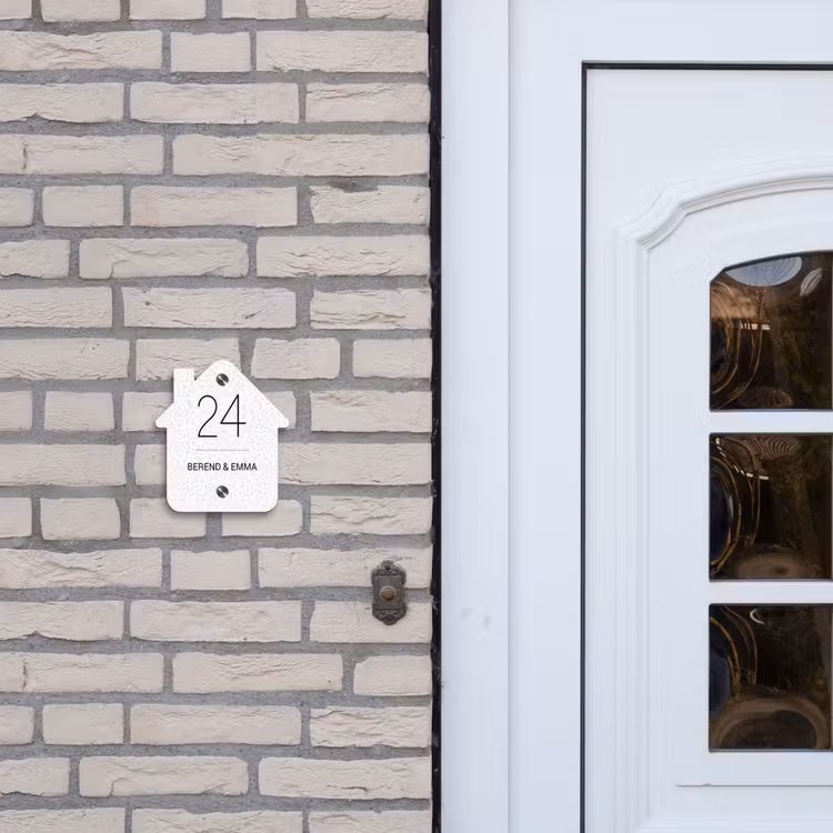 Lichtgrijs luipaard - Klassiek Naambord Huisje klein -sfeer1