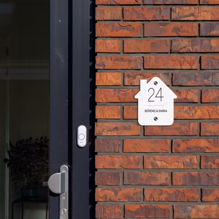 Lichtgrijs luipaard - Klassiek Naambord Huisje klein -sfeer2
