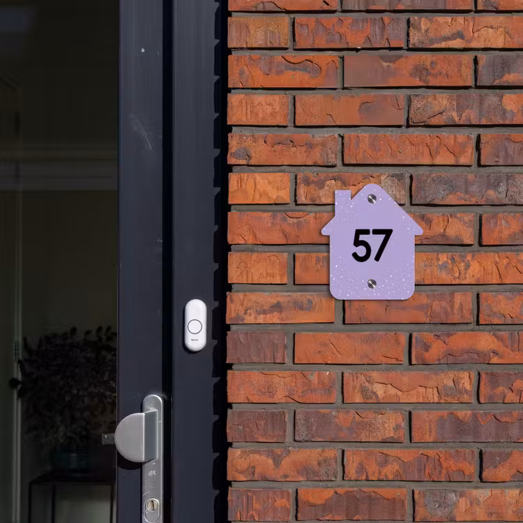 Paars met stippen - Traditioneel Naambord Huisje klein -sfeer2