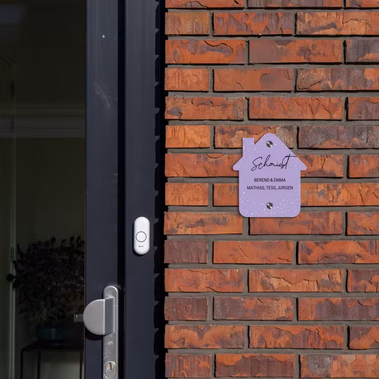 Paars met stippen - Sierlijk Naambord Huisje klein -sfeer2