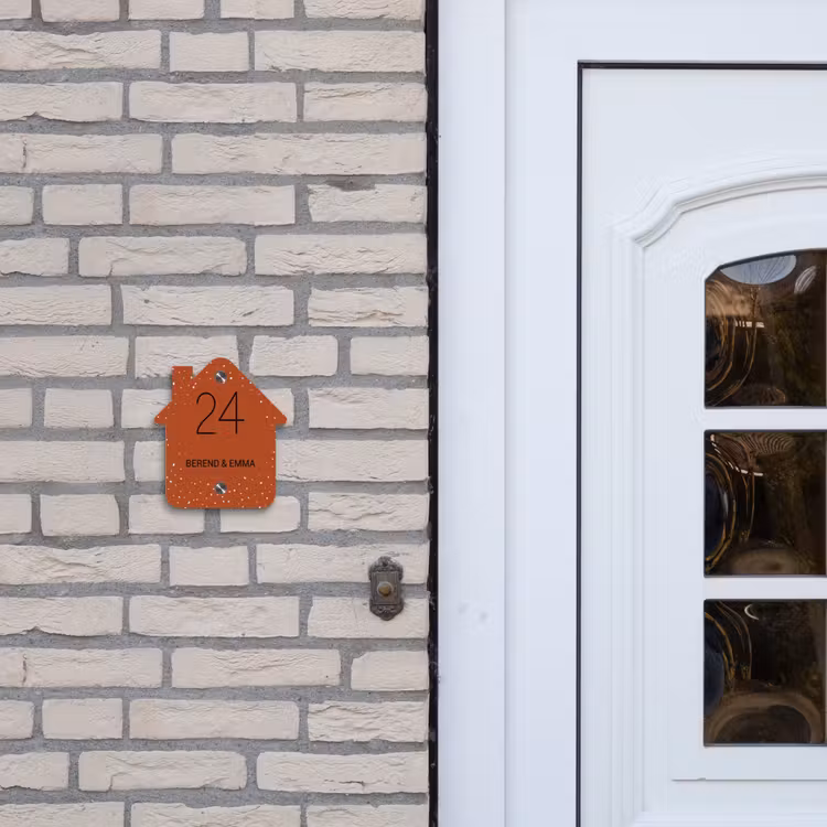 Roestbruin met stippen - Klassiek Naambord Huisje klein -sfeer1