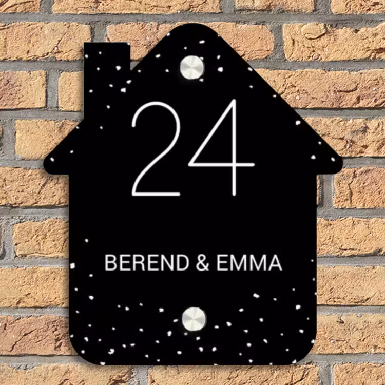 Zwart met stippen - Klassiek Naambord Huisje klein -sfeer5