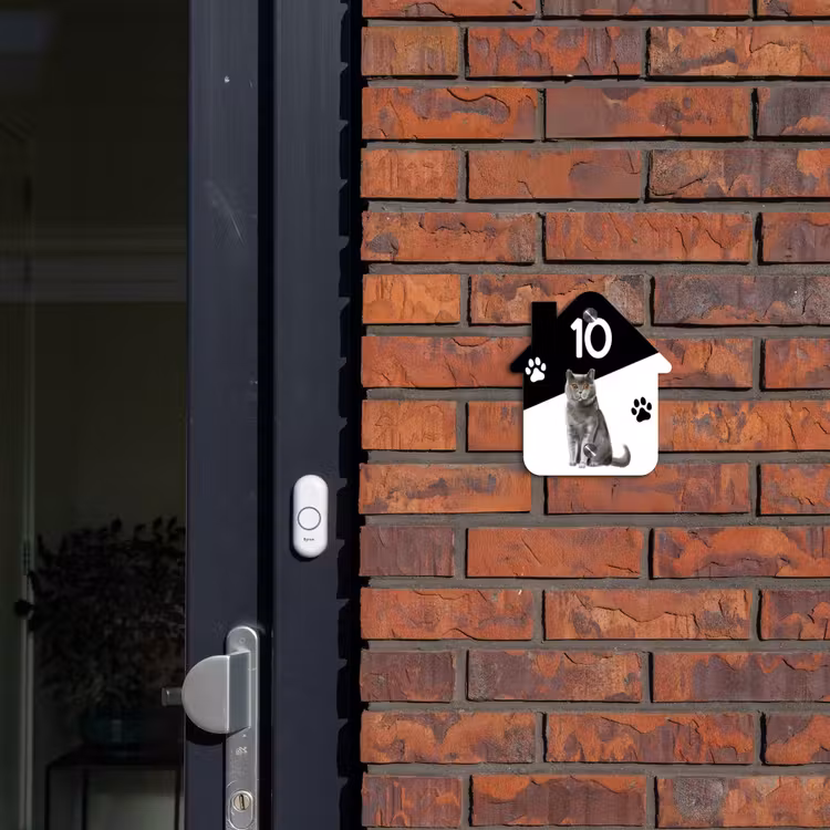 Zwart wit - Huisdier - Grijze kat Naambord Huisje klein -sfeer2