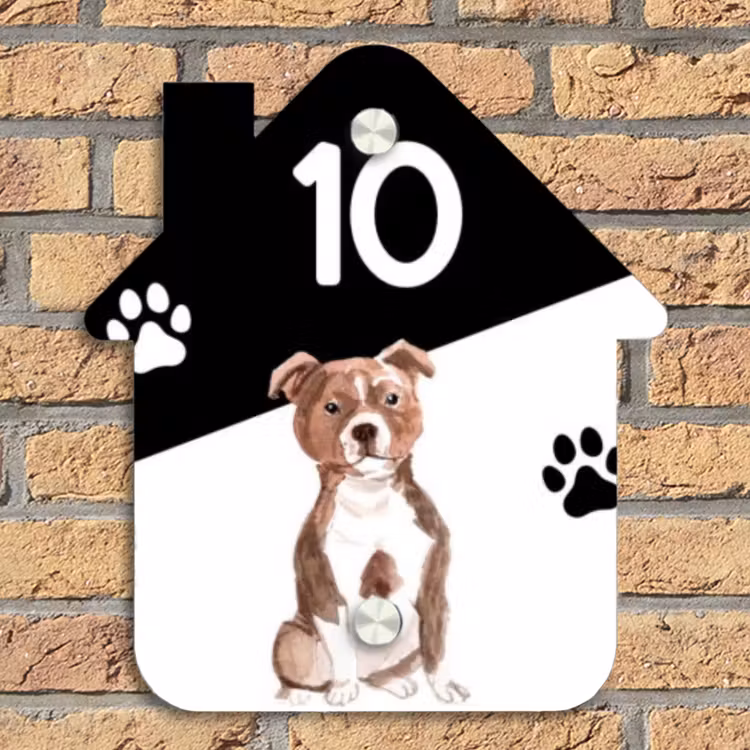 Zwart wit - Huisdier - Staffordshire bullterriër Naambord Huisje klein -sfeer5