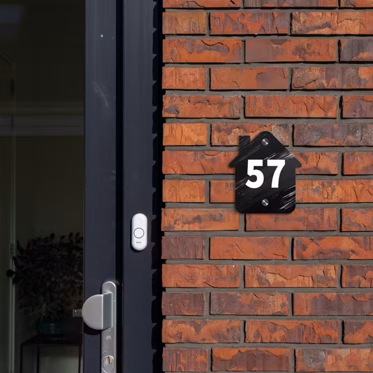 Zwart verftextuur - Traditioneel Naambord Huisje klein -sfeer2