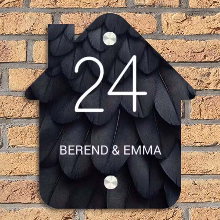 Zwarte veren - Klassiek Naambord Huisje klein -sfeer5