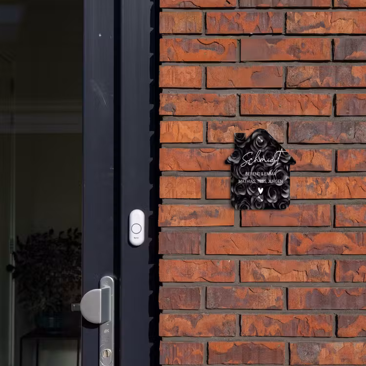 Zwarte rozen - Sierlijk Naambord Huisje klein -sfeer2