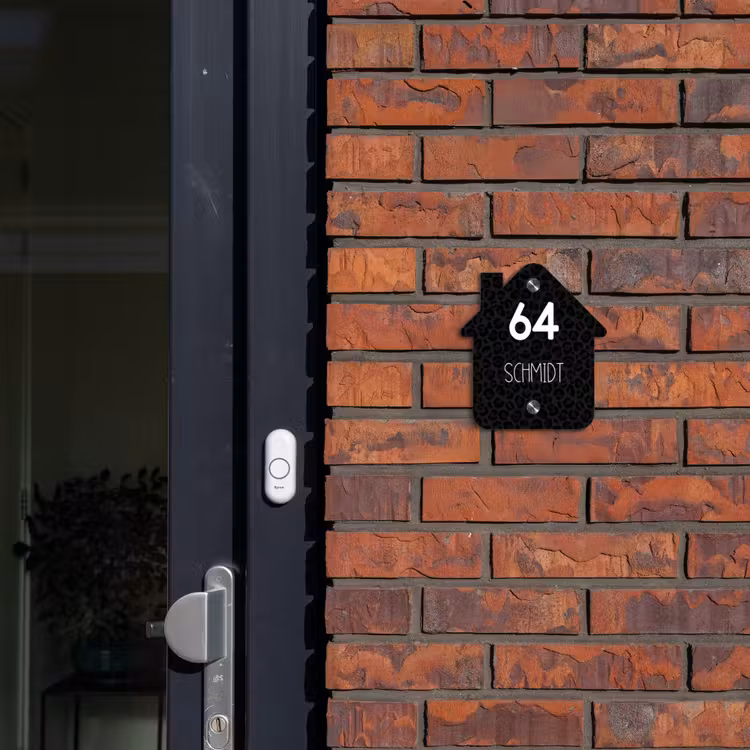 Zwart panterprint - Modern Naambord Huisje klein -sfeer2