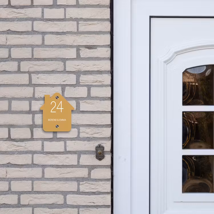 Mosterdgeel - Klassiek Naambord Huisje klein -sfeer1
