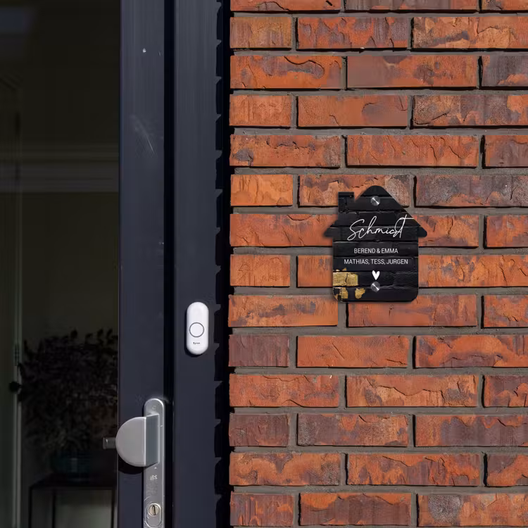 Stenen goud zwart - Sierlijk Naambord Huisje klein -sfeer2