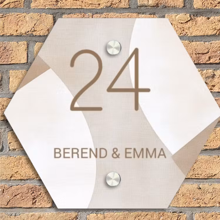 Abstract beige - Klassiek Naambord Hexagon klein -sfeer1