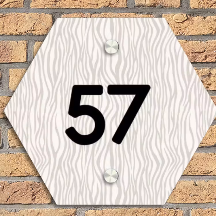 Beige golvende strepen - Traditioneel Naambord Hexagon klein -sfeer1