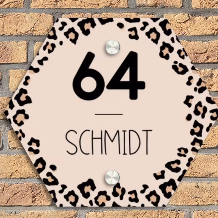 Beige luipaardprint - Modern Naambord Hexagon klein -sfeer1