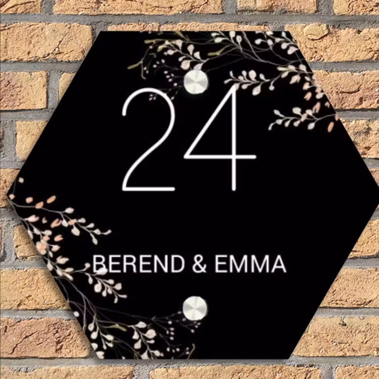 Botanisch - Zwart - Klassiek Naambord Hexagon klein -sfeer1