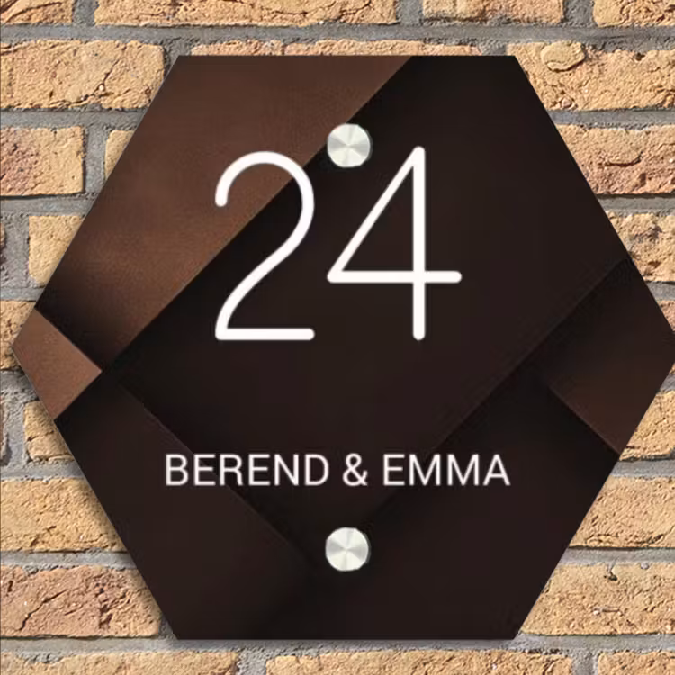 Bruine vlakken - Klassiek Naambord Hexagon klein -sfeer1