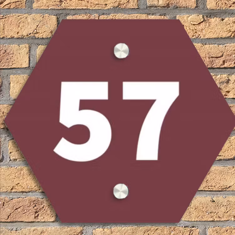 Bordeauxrood - Traditioneel Naambord Hexagon klein -sfeer1