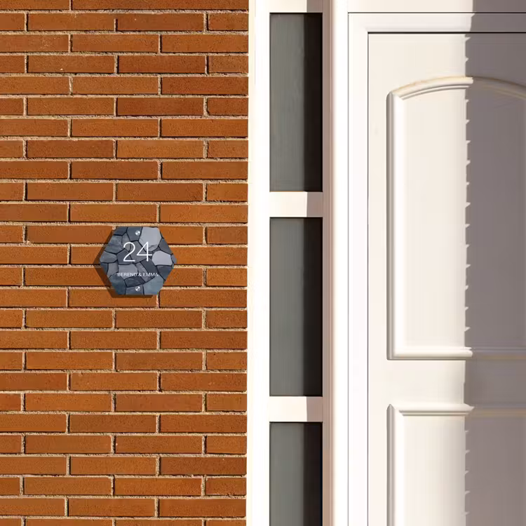 Donkergrijze stenen - Klassiek Naambord Hexagon klein -sfeer3-hexagon-XS