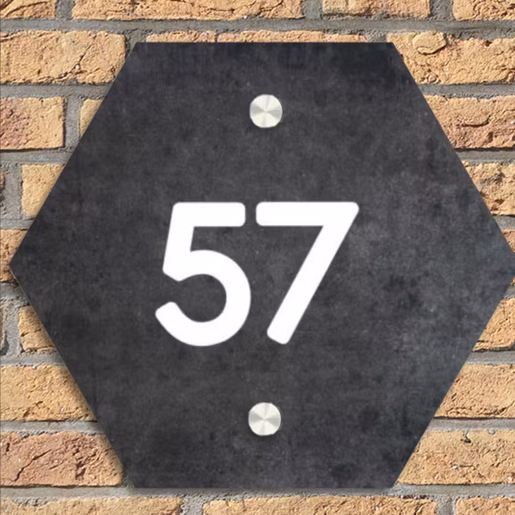 Donker steen - Traditioneel Naambord Hexagon klein -sfeer1