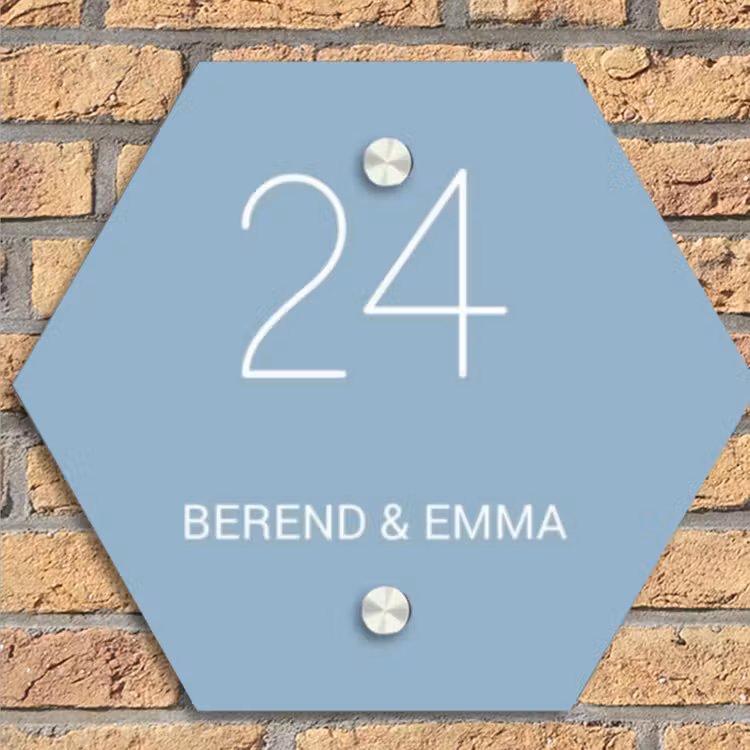 Effen - Lichtblauw - Klassiek Naambord Hexagon klein -sfeer1