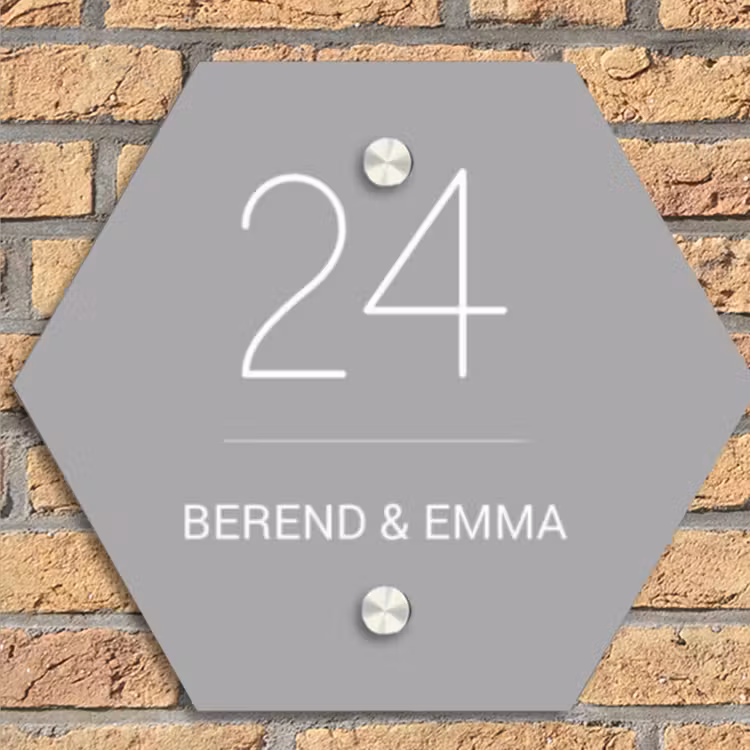 Effen lichtgrijs - Klassiek Naambord Hexagon klein -sfeer1