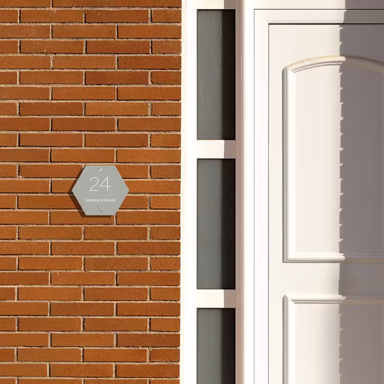 Effen lichtgrijs - Klassiek Naambord Hexagon klein -sfeer3-hexagon-XS