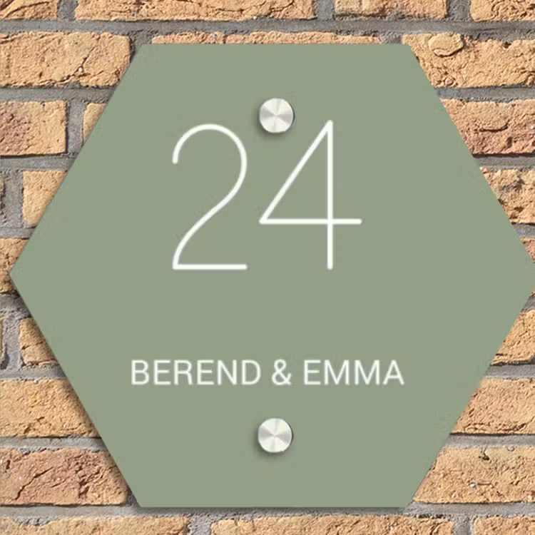 Effen olijfgroen - Sierlijk Naambord Hexagon klein -sfeer1