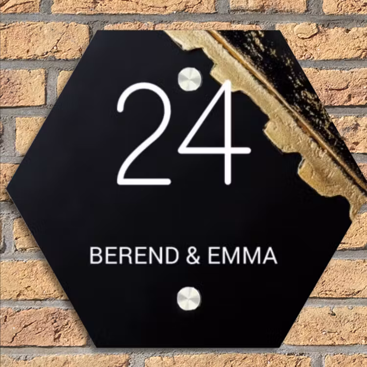 Gouden hoek - Klassiek Naambord Hexagon klein -sfeer1