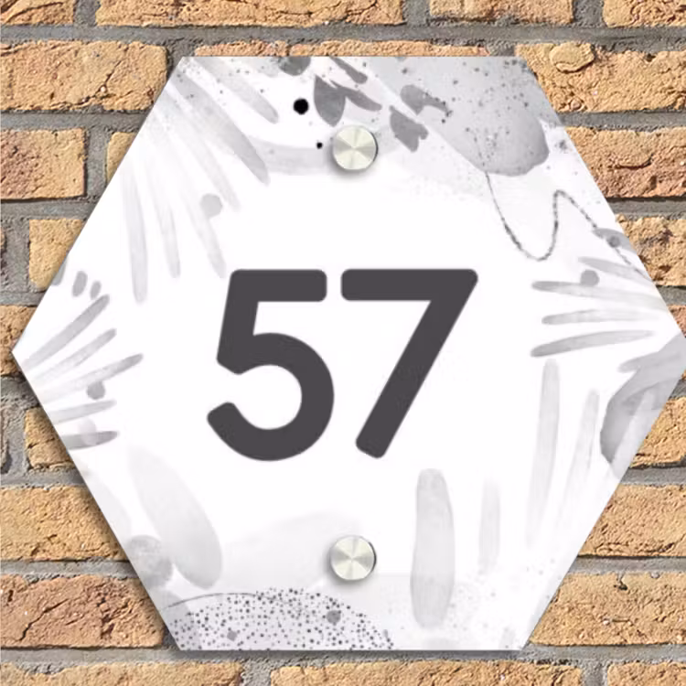 Grijze patronen - Traditioneel Naambord Hexagon klein -sfeer1