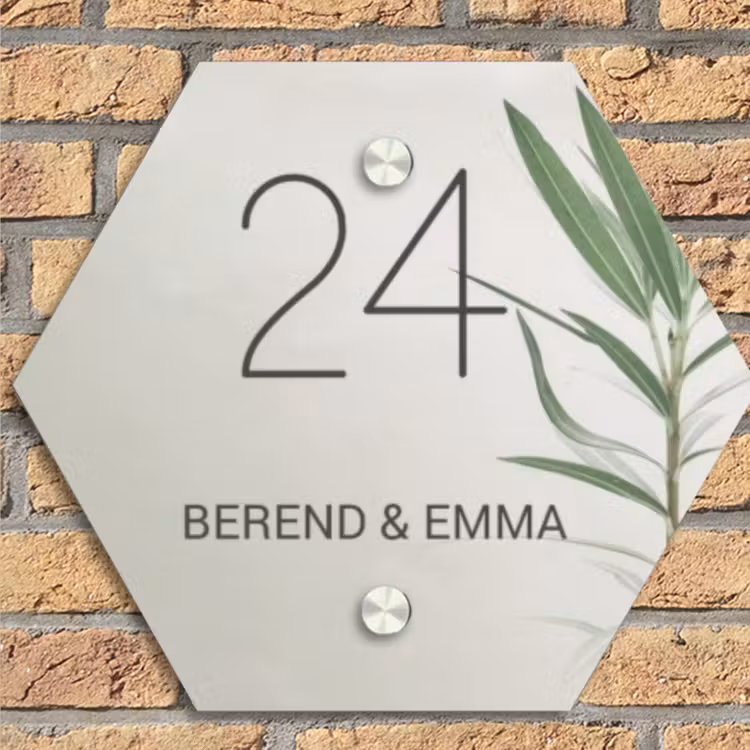 Lichtbeige met plant - Klassiek Naambord Hexagon klein -sfeer1