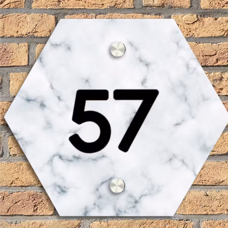 Lichtblauw marmer - Traditioneel Naambord Hexagon klein -sfeer1