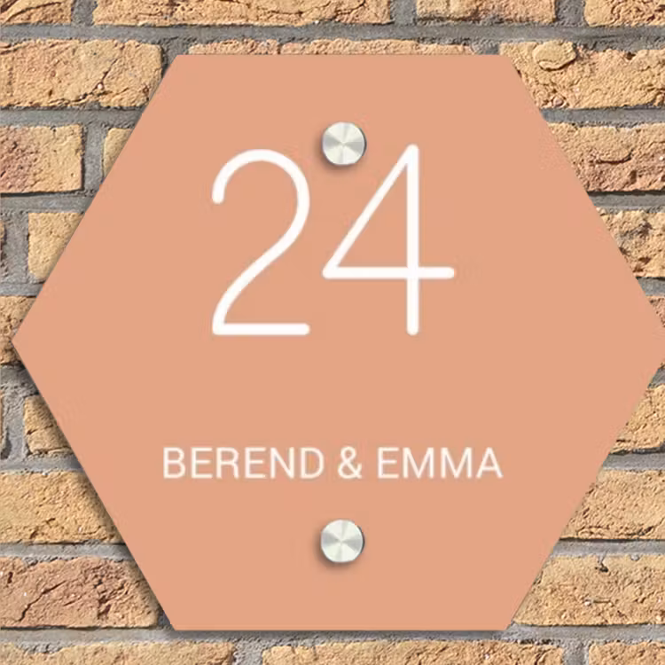 Zalmroze - Klassiek Naambord Hexagon klein -sfeer1